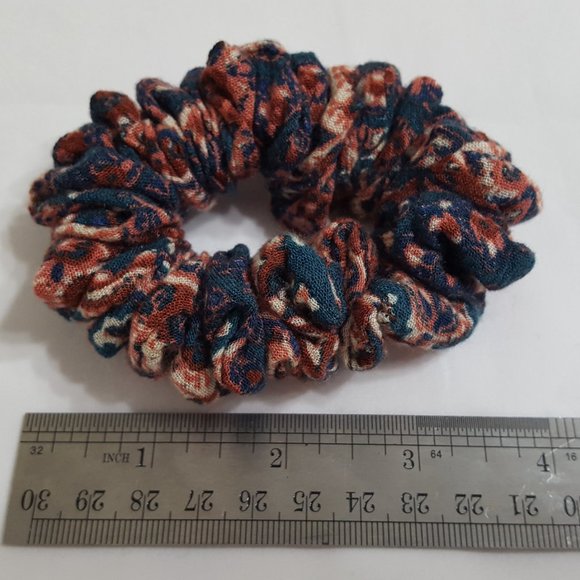 Women´s Multicolor Scrunchie - Picture 3 of 4